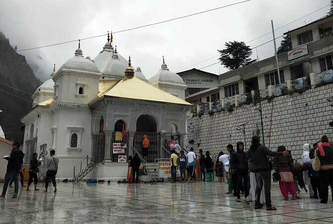 raining in gangotri