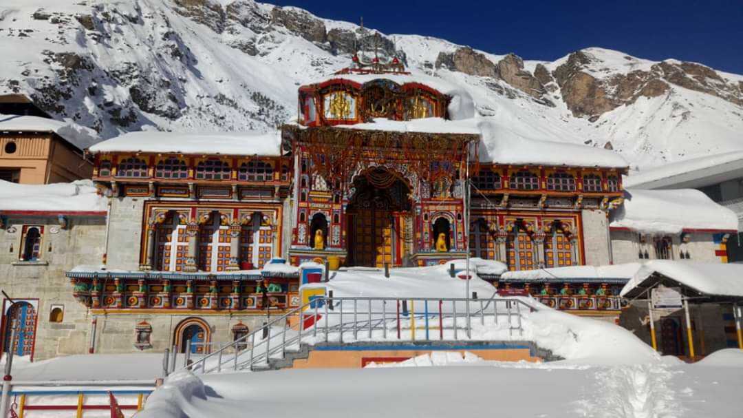 snowfall in badrinath in winters