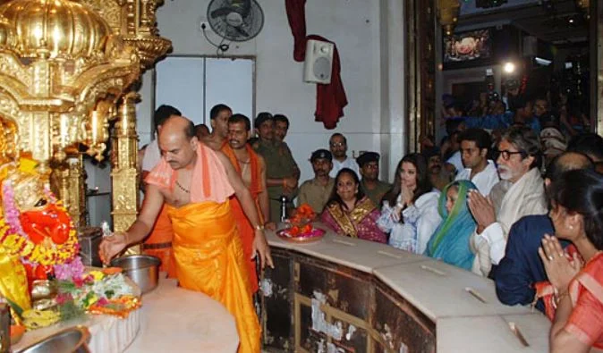 amitabh bacchan at siddhivinayak temple